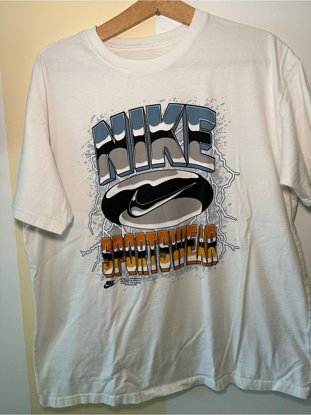 Nike Sportswear Graphic Tee White Blue Orange Lightning Swoosh T-Shirt Men's L